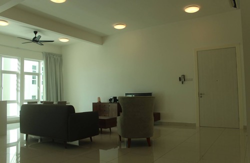 Batu Ferringhi Condo | Minimal & Cozy Holiday Stay