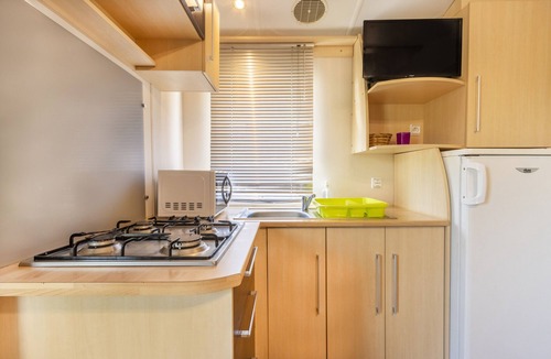 Alos de Balaguer House | Mobile Home 'Móvil Pequeña 2' with Mountain View, Wi-Fi and Air Conditioning