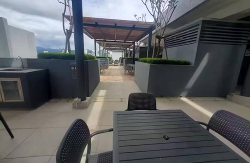 Kuala Lumpur Apartment | Modern 2-bedroom with AC, WiFi, fitness room in charming Kuala Lumpur