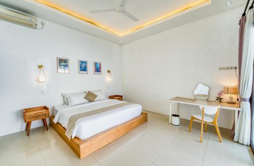 Berawa Villa | Modern 4BD Villa - Canggu Center - 2 MIN TO & FINNS BEACH CLUB
