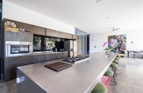 Dyanapura Villa | Modern 4BD Villa with Pool
