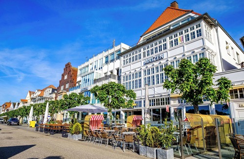 Travemuende Apartment | Modern Apartment Pure Travemünde with Terrace, Parking and Partial Sea View