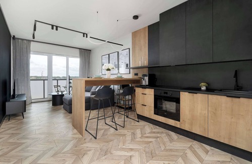 Katowice Apartment | Modern Apartment with a Balcony | Parking | Workspace