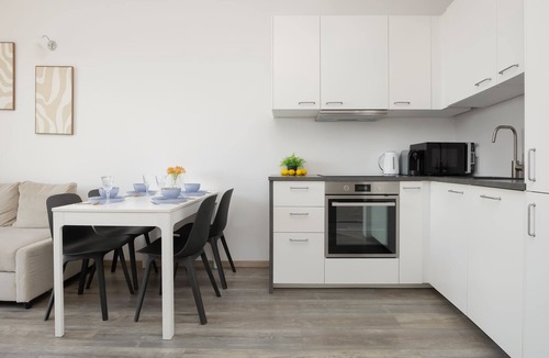 Wlochy Apartment | Modern Apartment with Parking | Balcony | Playground