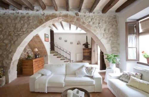 Subirats House | Modern Cottage in Wine Area
