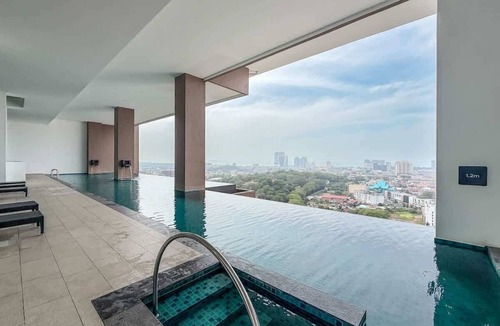 Malacca City Apartment | Modern Duplex Stay for 6 Near Jonker St