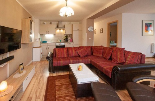 Fleeth Apartment | Modern holiday flat on a fenced property.