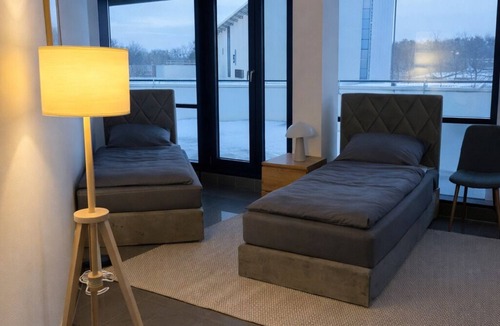 Genshagen Apartment | Modern, spacious penthouse for up to 13 people near Berlin