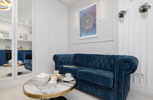 Praga Apartment | Modern Studio with Balcony | Close to Metro | Remote Work