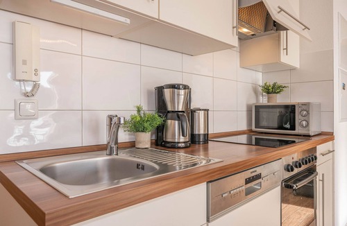 Trassenheide Apartment | Modern vacation apartment in Trassenheide with balcony, just 150 m from the beach