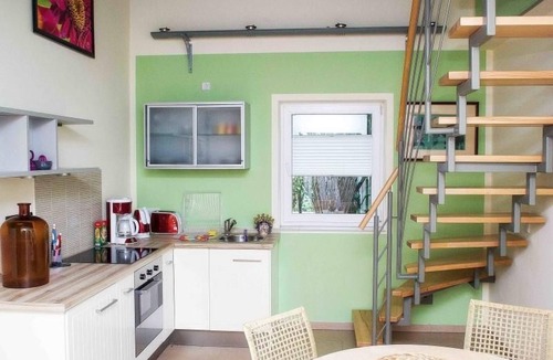 Altglienicke Apartment | Moderne Maisonette-Wohnung mit Terrasse by Interhome