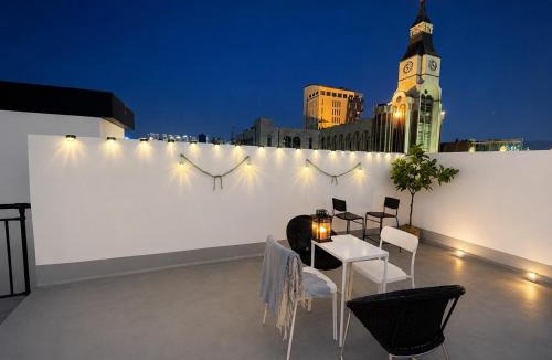 Jung-gu Apartment | Moonlight Rooftop In Daegu Cathedral View & Cozy Room For 8 Guests