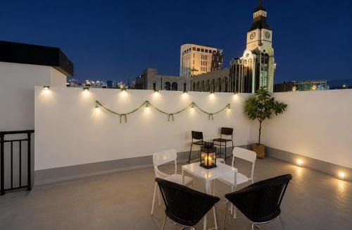 Jung-gu Apartment | Moonlight Rooftop In Daegu Cathedral View & Cozy Room For 8 Guests