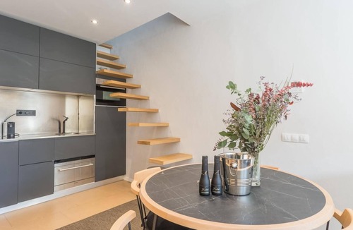 Sant Gervasi Apartment | My Space Barcelona apartment with large terrace close to Barraquer clinic