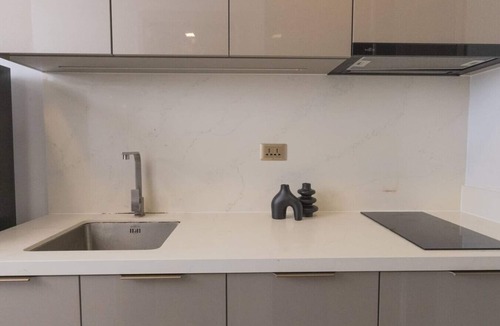 Rama 9 Apartment | Near Fortune Town w/Pool, Gym, Patio + 5m Walk to MRT