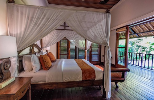 Jimbaran Bay Villa | Near Jimbaran beach 4-bedroom villa