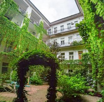 Istvanmezo Apartment | Near to City park,newly decorated fully equipped apartment walking distance to the Puskás Aréna ,City Park where you will find the world famous Szechenyi thermal bath spa, Museums ,and the Capital Circus ,AC, smart TV, high speed internet