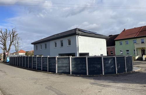 Gatow House | Neues Modernes Ferienhaus Deichgraf in der Uckermark ,mit 2 Kompl. Wohnungen