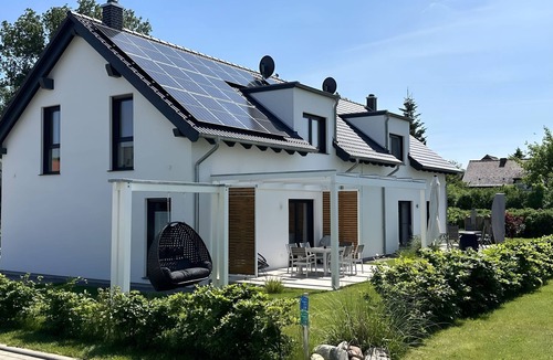 Krummin Apartment | No.2 - Holiday homes Ankerplatz 1 & 2 Usedom- sauna, fireplace & garden