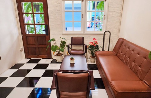 China Town Hostel | Noir Cafe And Hostel