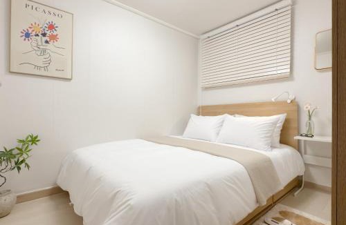 Banpo-dong Apartment | OD Stay Gangnam #3 Min to Nonhyeon Stn #Spacious 2BR