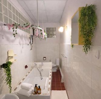 Pratunam Apartment | Old Bangkok Charm - PhayaThai BTS 2 min - 4 Guests