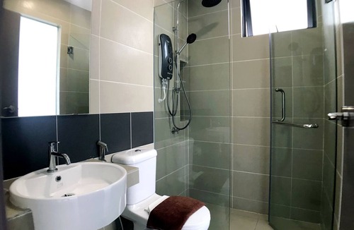 Seri Kembangan Hotel | One Amerin Mall & Suites