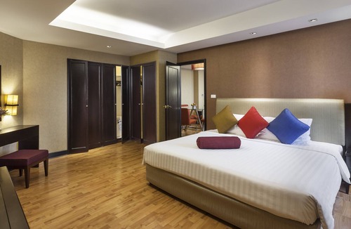 Bangkok Central Business District Apartment | One Bedroom Suite in heart of the city (A116)