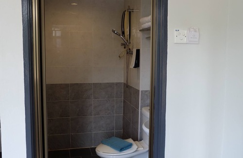 Bandar Puchong Jaya Hotel | Orkid Inn Puchong