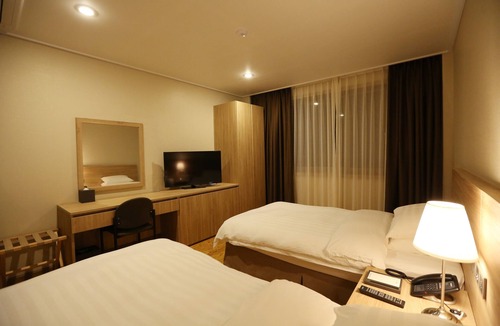 Gongsan-dong Hotel | Palgong Emillia Hotel