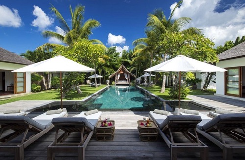 Drupadi Villa | Peaceful, 7BR Villa for Group in Seminyak Area