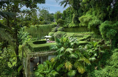 Kediri Villa | Peaceful river and jungle views, 6 bedrooms, close to beaches.