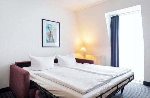 Laubegast Hotel | Peaceful Urban Escape | Near Rudolf-Harbig-Stadium
