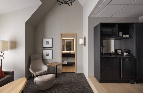 Banff Hotel | Peaks Hotel & Suites