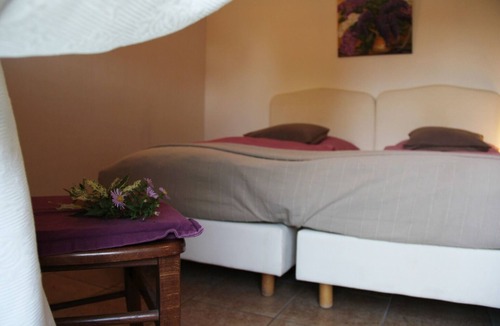 Michendorf Bed & Breakfast | Perlenflieder - Cozy apartment in the countryside at Fliederhof Stücken