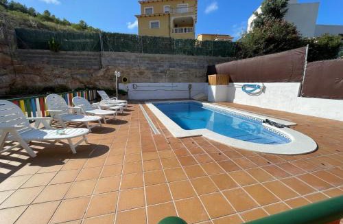 El Vendrell House | Pet-Friendly Villa with Pool
