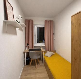 Kolo Hotel | Pokój jednoosobowy do wynajęcia w mieszkaniu