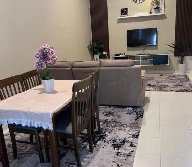 Kampung Pantai Batu Hitam House | POOL CaSSa Ardina homestay