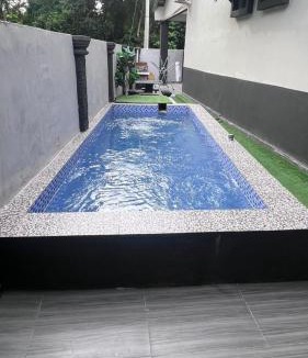 Kampung Pantai Batu Hitam House | POOL CaSSa Ardina homestay