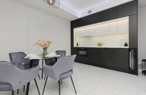 Mirow Apartment | Prestigious Apartment with a View | Parking & Workspace