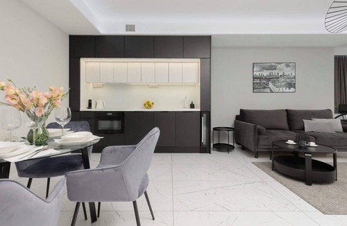 Mirow Apartment | Prestigious Apartment with a View | Parking & Workspace