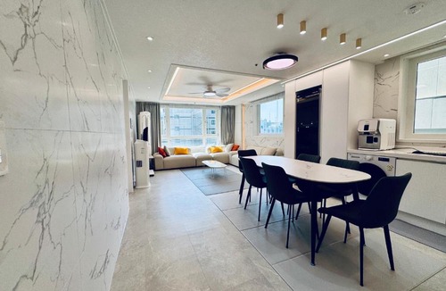 COEX Apartment | PRIVATE FAMILY SWEET APARTMENT long-term DC 109 m2 3BR 10PAX Kangnam Samsung Coex