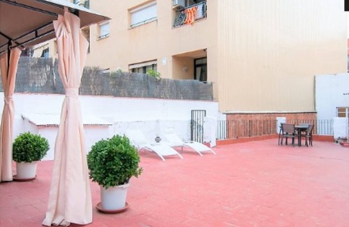 La Maternitat i Sant Ramon Apartment | Private room (1) near the University with large terrace of 150 m2.