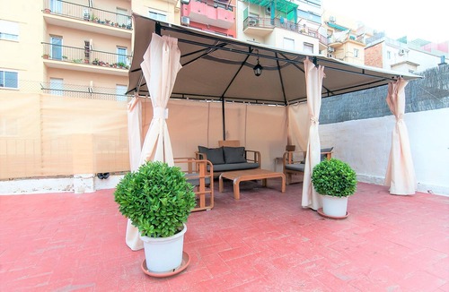 La Maternitat i Sant Ramon Apartment | Private room no. 6 with terrace 200 m2.