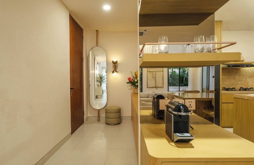 Kutuh Villa | Quiet Luxury Villa Uluwatu. Private Pool, Workspace, Airport Pick Up & Butler