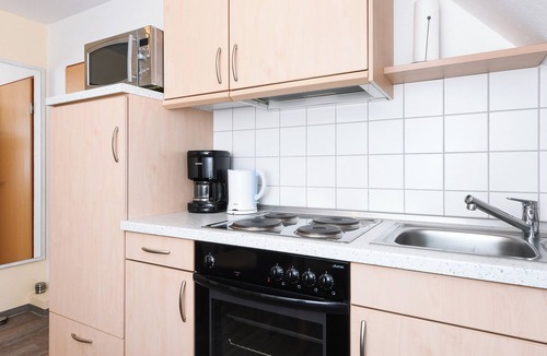 Esens Hotel | Quietly located yet central apartment directly on the North Sea coast.