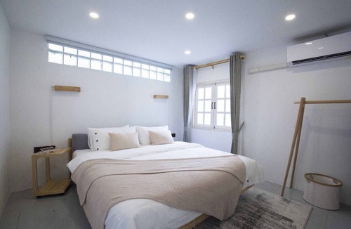 Rama 9 House | Ratchada Retreat - Boutique Homestay/MRT/Night Market