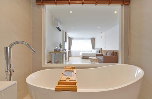 Pathumwan Hotel | Ratchathewi Hyde Away