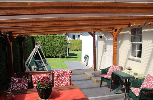 Schmoeckwitz House | Rauchfangswerder Holiday Home with Private Terrace, Garden, and Wi-Fi