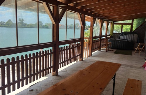 Szigetszentmiklos House | Romantic Lakeside Retreat - Nature, Sport, Near Bp